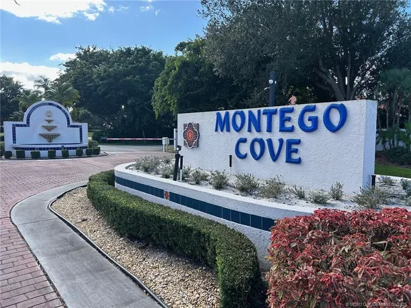 $330,000 | 6130 Southeast Martinique Drive, Unit 201, Stuart, FL 34997