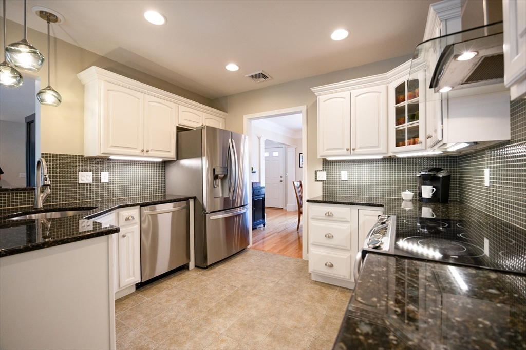 2660 Courtlyn Road Dighton, MA 02715 - Photo 6 of 41 Gallery Image 6