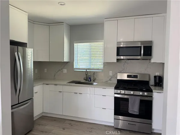 $2,100 | 11406 Collett Avenue, Granada Hills, CA 91344