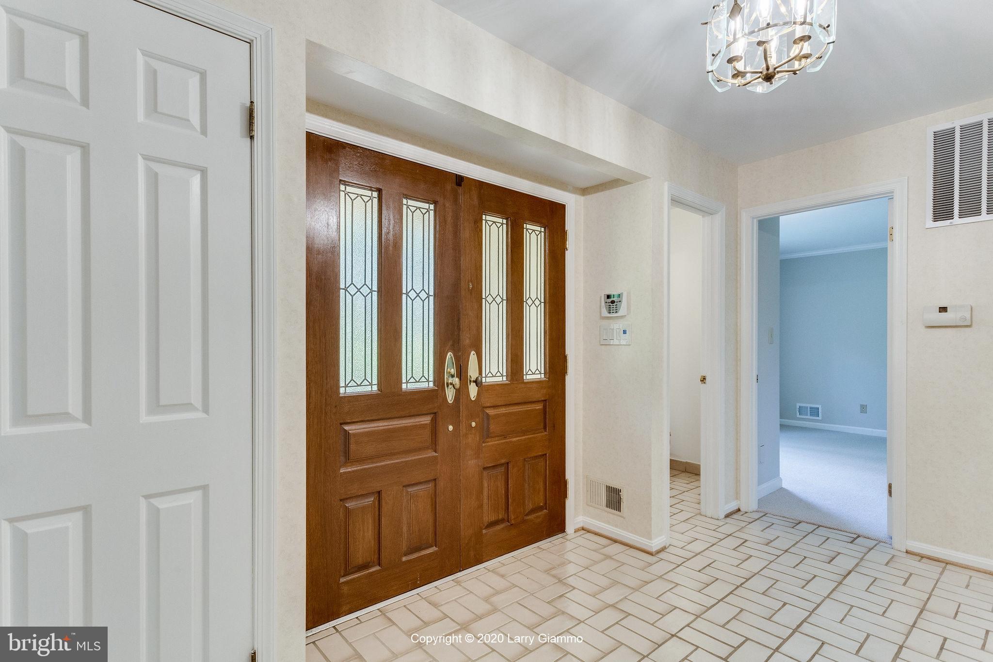 13720 Bridgewater Drive Silver Spring, MD 20904 - Photo 3 of 42 Entry foyer