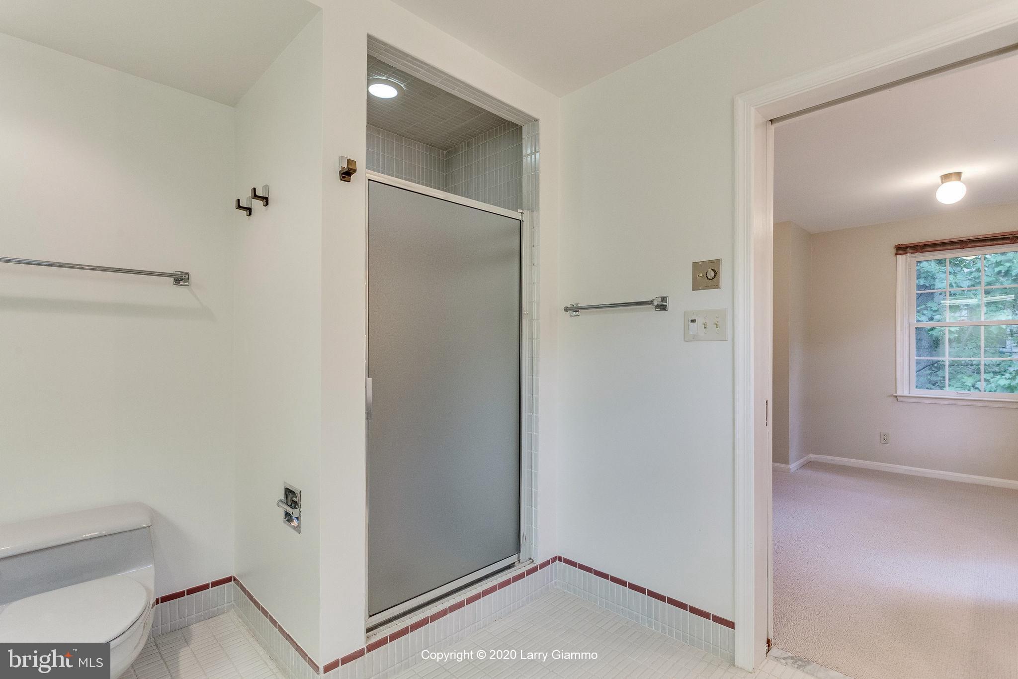 13720 Bridgewater Drive Silver Spring, MD 20904 - Photo 25 of 42 Owner's suite - en suite bathroom