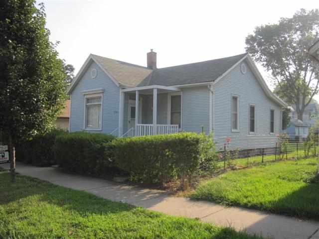 1114 North Sheridan Road Peoria, IL 61606 - Photo 1 of 8 Gallery Image 1