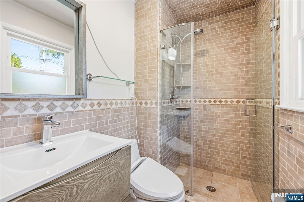 850 Edgewater Avenue Ridgefield, NJ 07657 - Photo 15 of 33