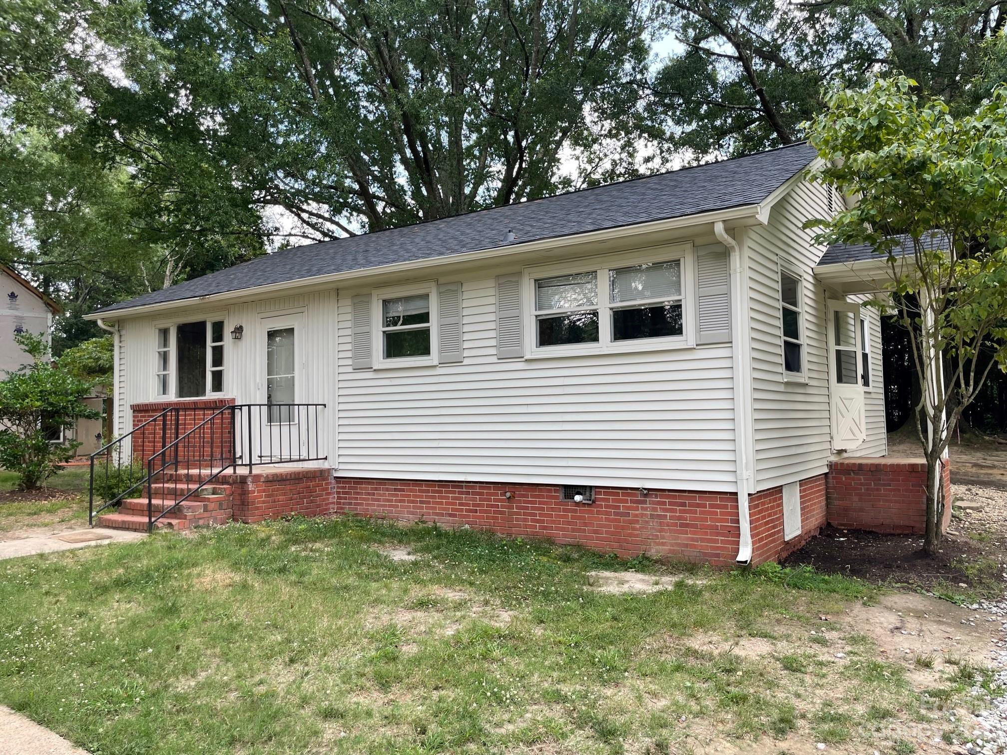 8716 Moody Road Charlotte, NC 28215 - Photo 1 of 3 Gallery Image 1