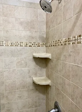 $2,600 | 909 West Gordon Terrace, Unit 1, Chicago, IL 60613