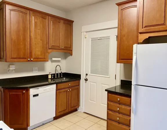 $2,600 | 909 West Gordon Terrace, Unit 1, Chicago, IL 60613