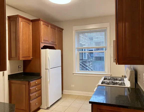 $2,600 | 909 West Gordon Terrace, Unit 1, Chicago, IL 60613