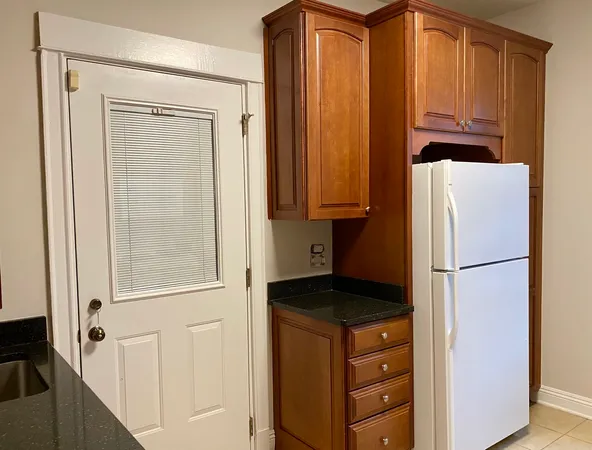 $2,600 | 909 West Gordon Terrace, Unit 1, Chicago, IL 60613