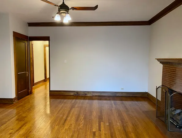 $2,600 | 909 West Gordon Terrace, Unit 1, Chicago, IL 60613