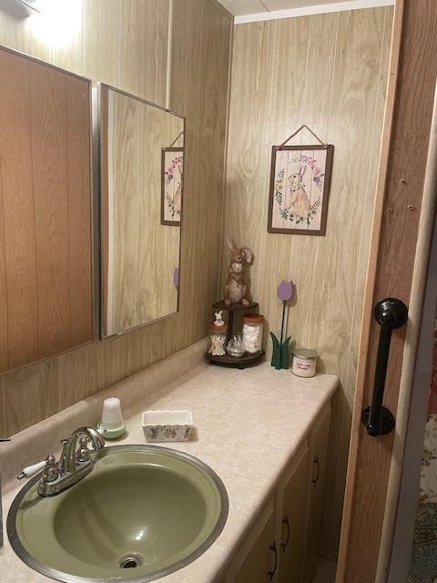 4125 Mchenry Avenue, Unit 35 Modesto, CA 95356 - Photo 9 of 20 a bathroom with a sink and a mirror