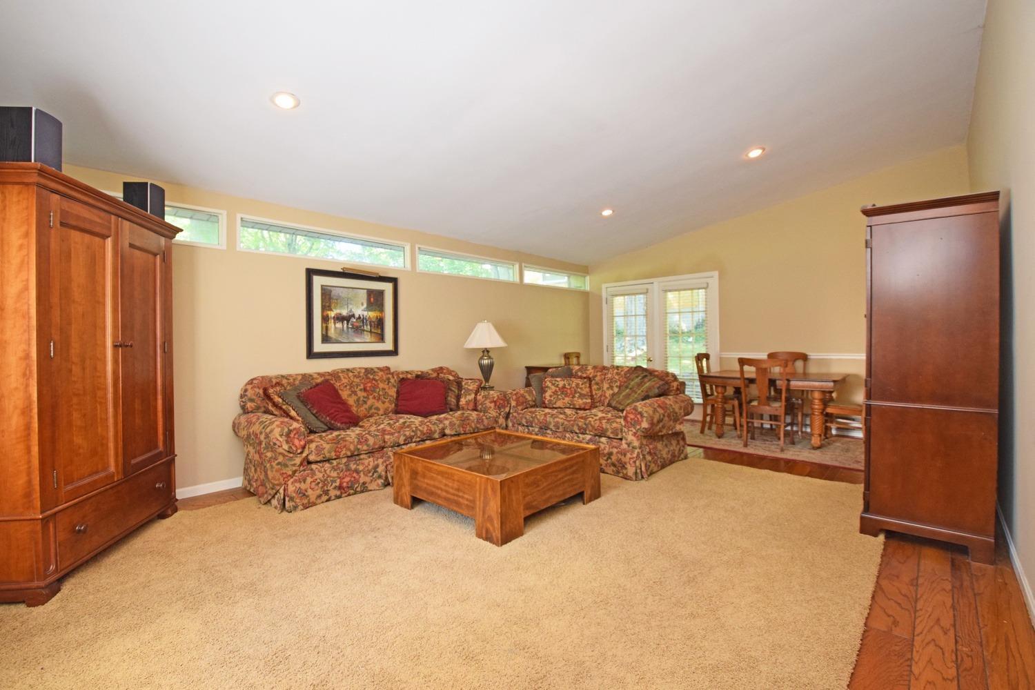 1047 Markley Road Cincinnati, OH 45230 - Photo 15 of 50