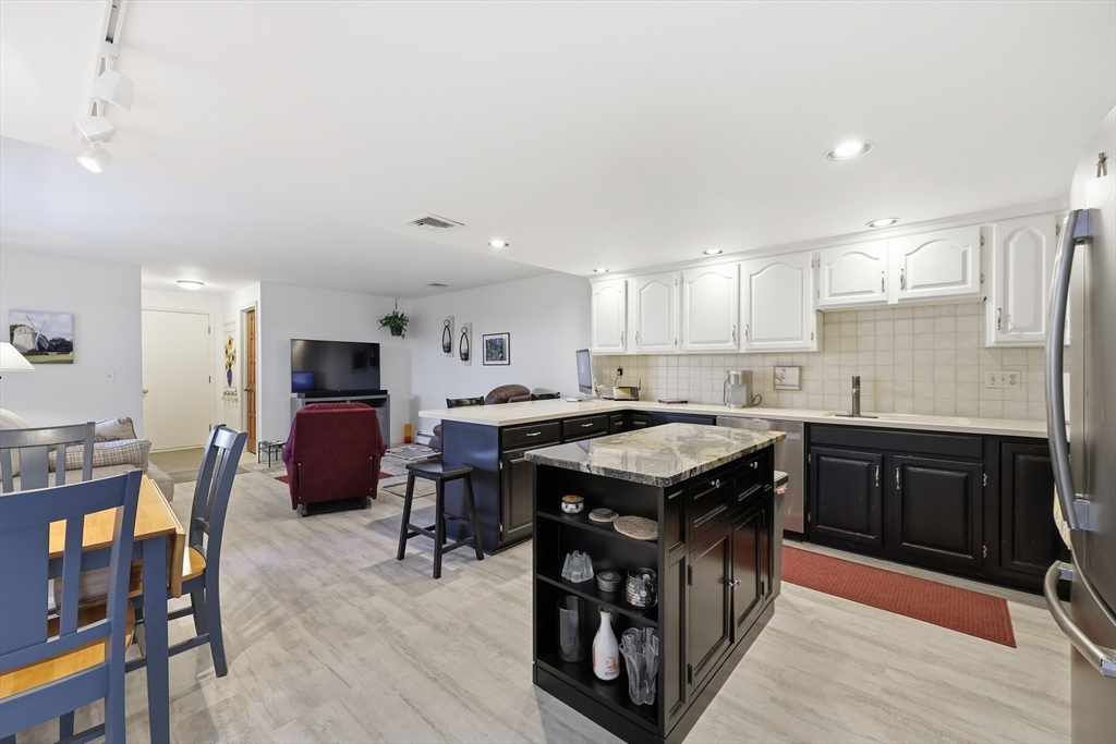 929 Shaker Road, Unit 17 Westfield, MA 01085 - Photo 6 of 32