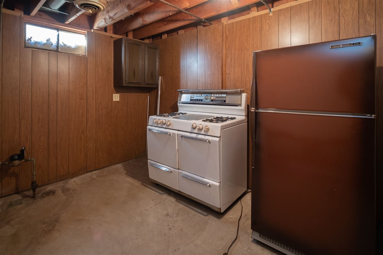 4228 Pinecrest Road Rockford, IL 61107 - Photo 27 of 30 a utility room with dryer and washer