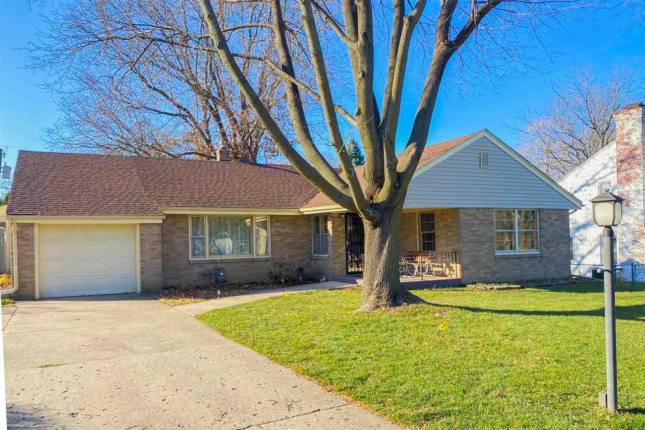 4228 Pinecrest Road Rockford, IL 61107 - Photo 3 of 30 front view of a house with a yard