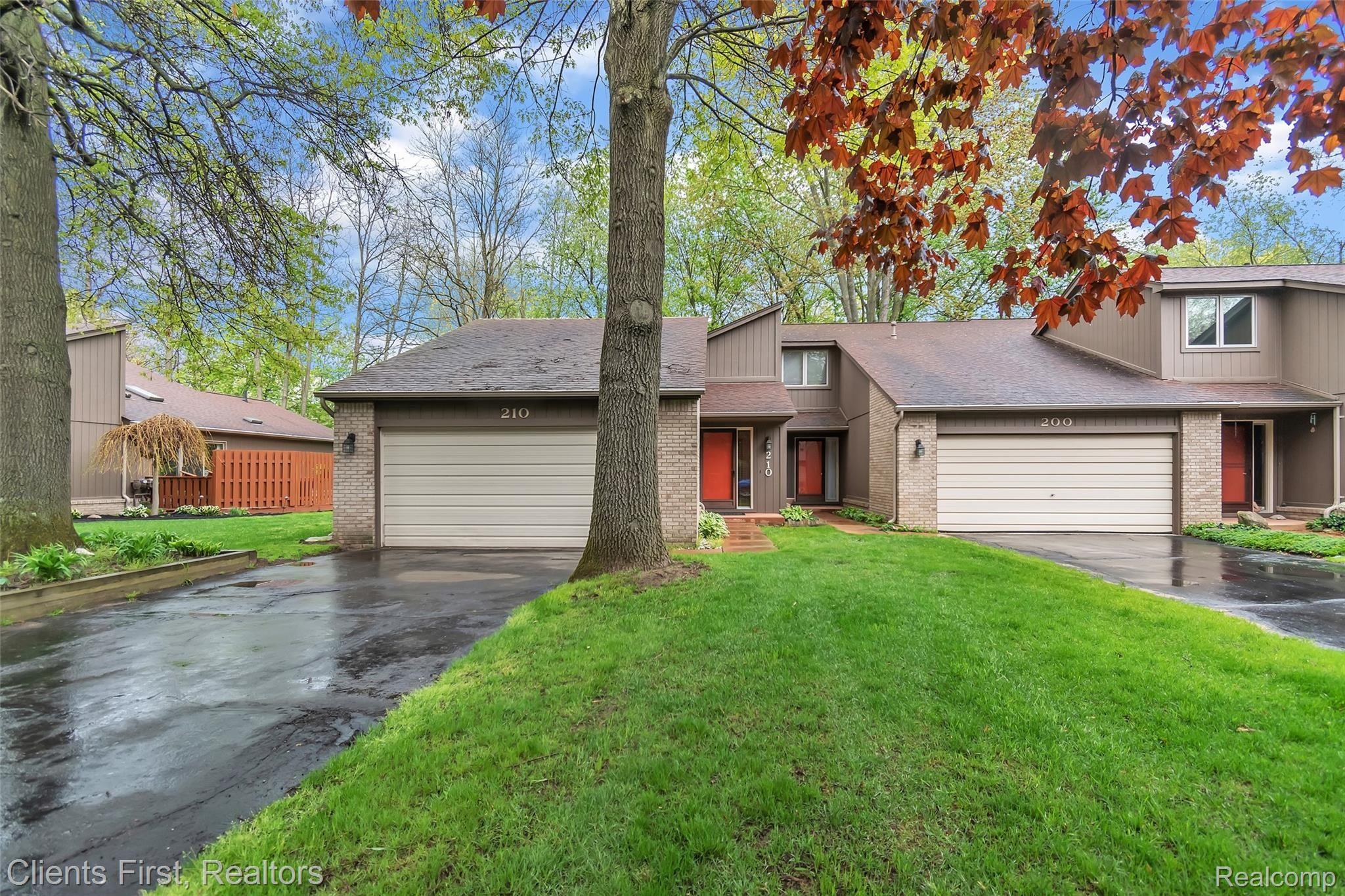 03_210WoodstoneWindowStillRealEstatePhotography3_mls.jpg