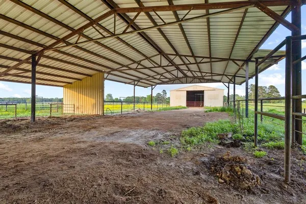 $899,900 | 1203 County Road 3100, Clarksville, TX 75426