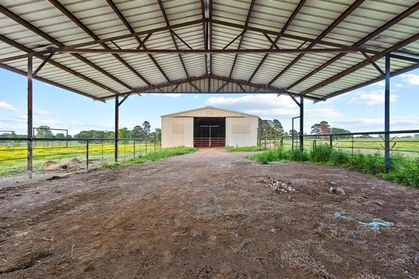 $899,900 | 1203 County Road 3100, Clarksville, TX 75426