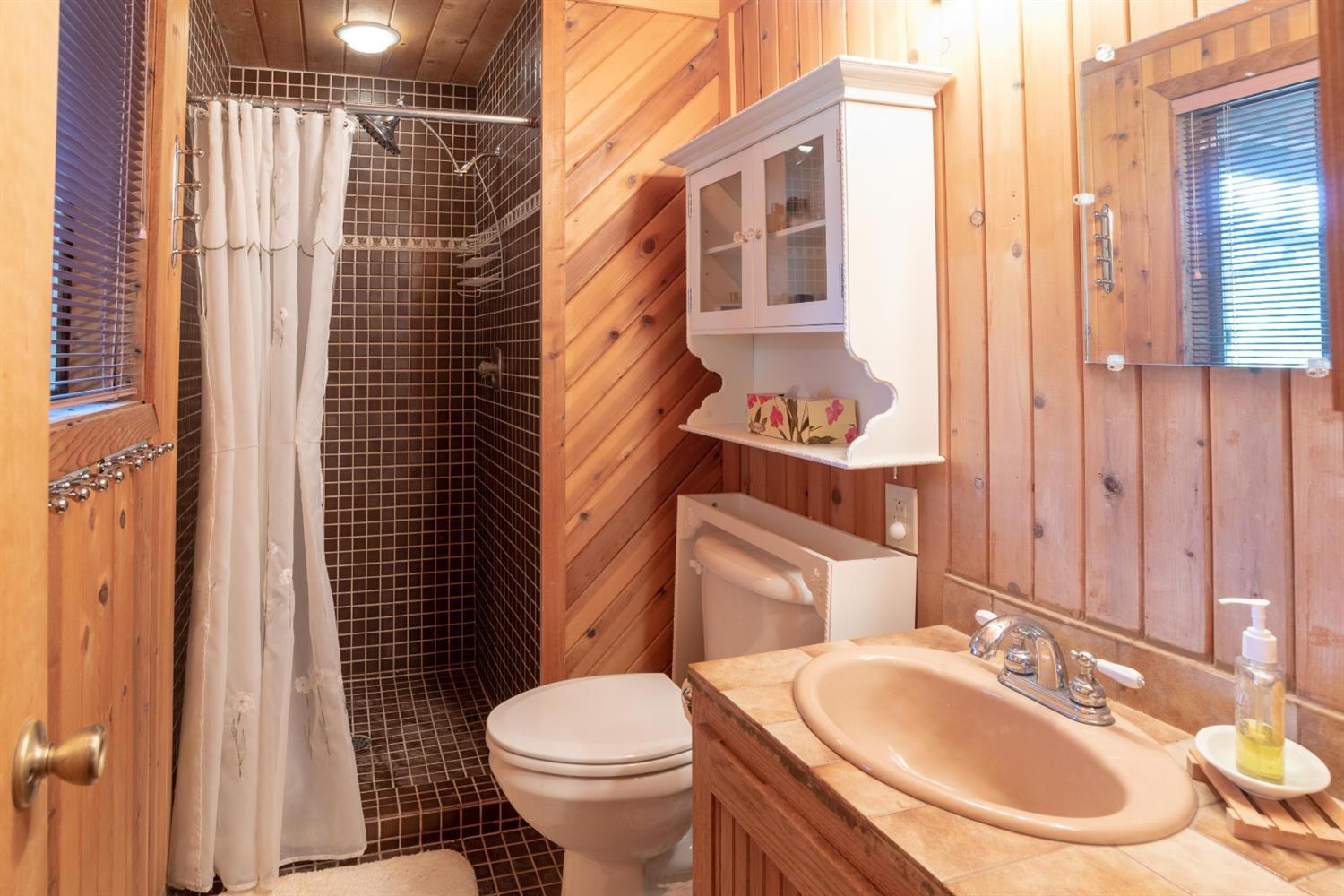 1205 Old Ferry Road Shady Cove, OR 97539 - Photo 13 of 32 Additional Photo