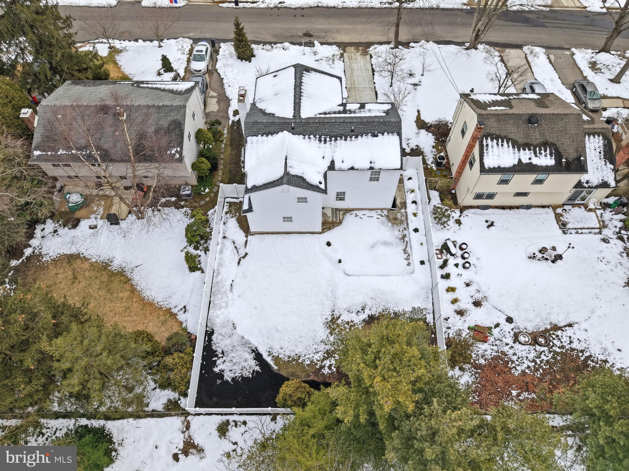 615 Pardee Lane Haddonfield, NJ 08033 - Photo 37 of 37 an aerial view of residential houses with outdoor space