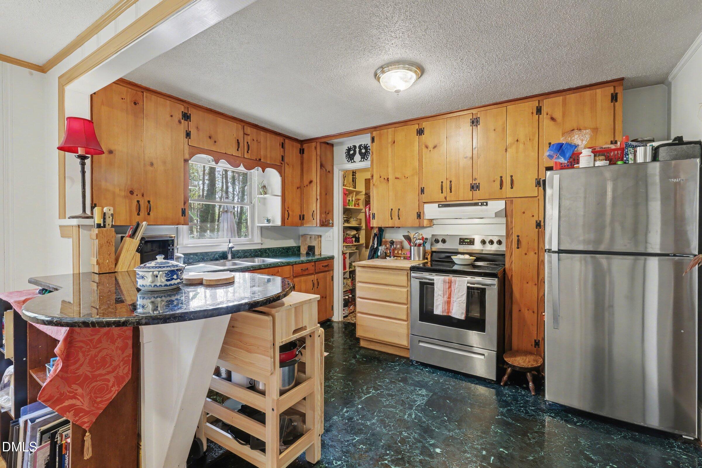 325 Meredith Street Raleigh, NC 27606 - Photo 14 of 30 014_file_4808