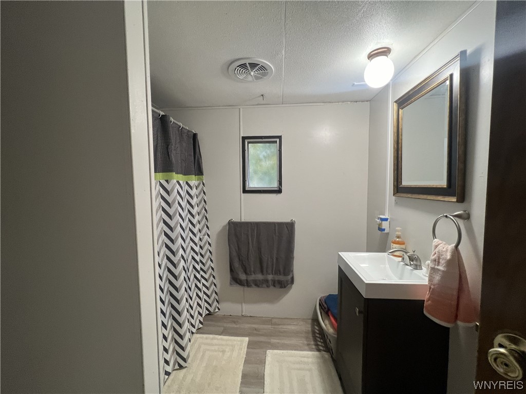 33 Harmony Lane Cheektowaga, NY 14225 - Photo 11 of 12