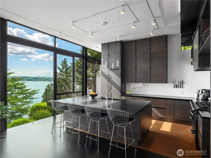 $9,800,000 | 3310 East Laurelhurst Drive Northeast, Seattle, WA 98105