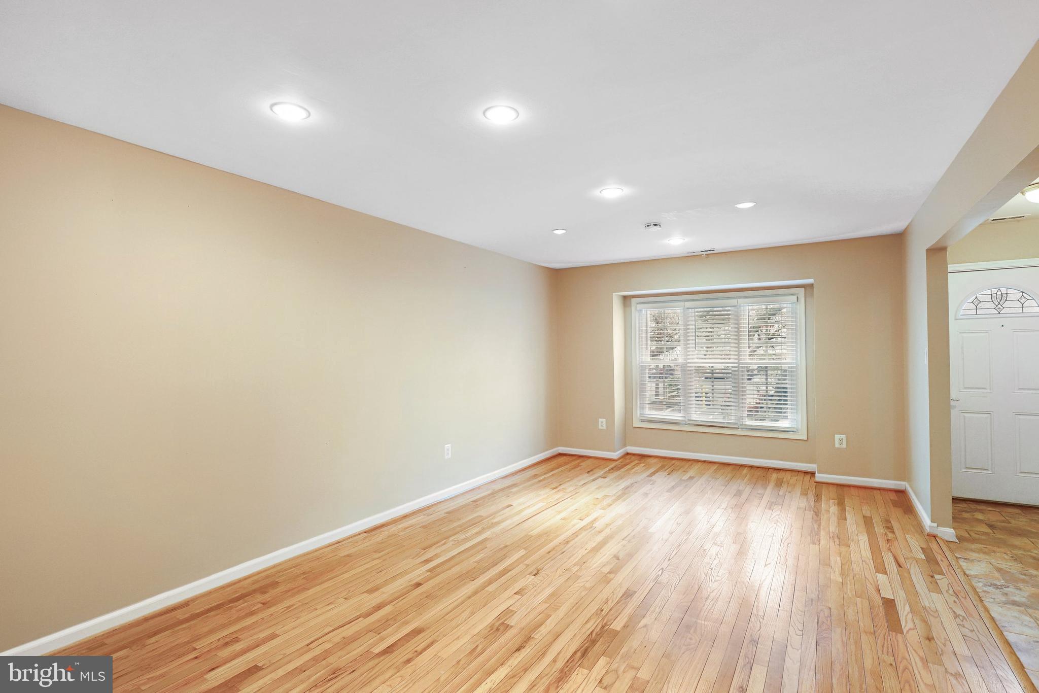 1528 Marlborough Court Crofton, MD 21114 - Photo 3 of 24