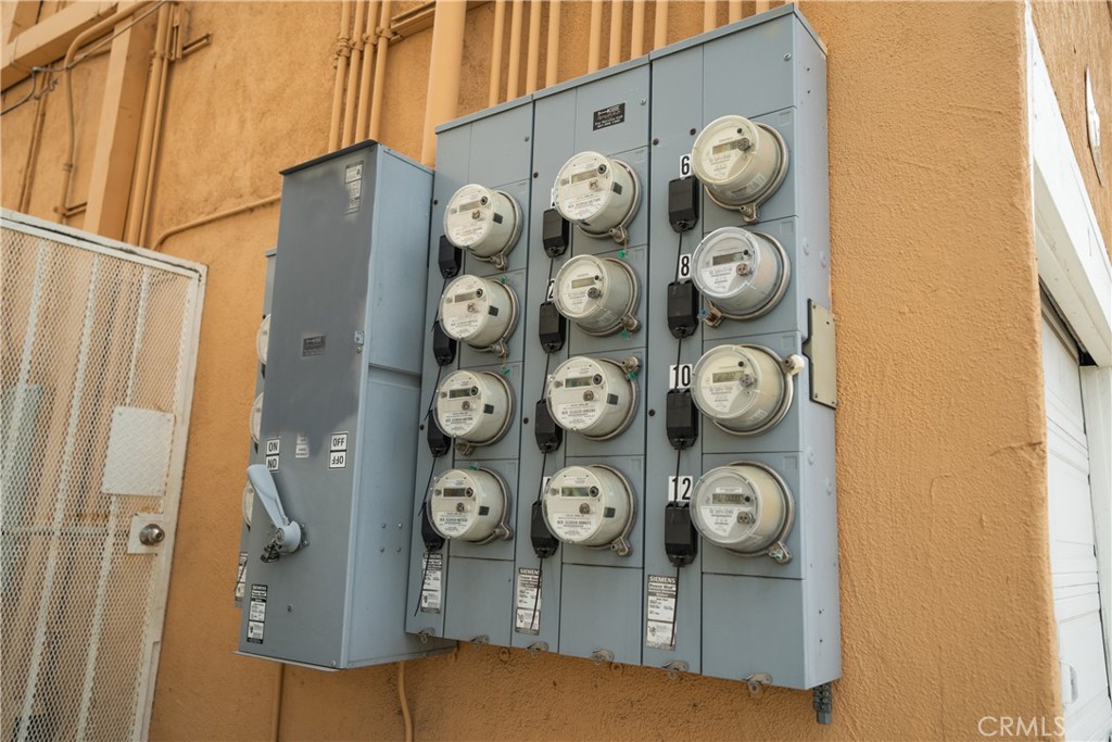 1495 Cedar Avenue Long Beach, CA 90813 - Photo 18 of 34 a view of door lock