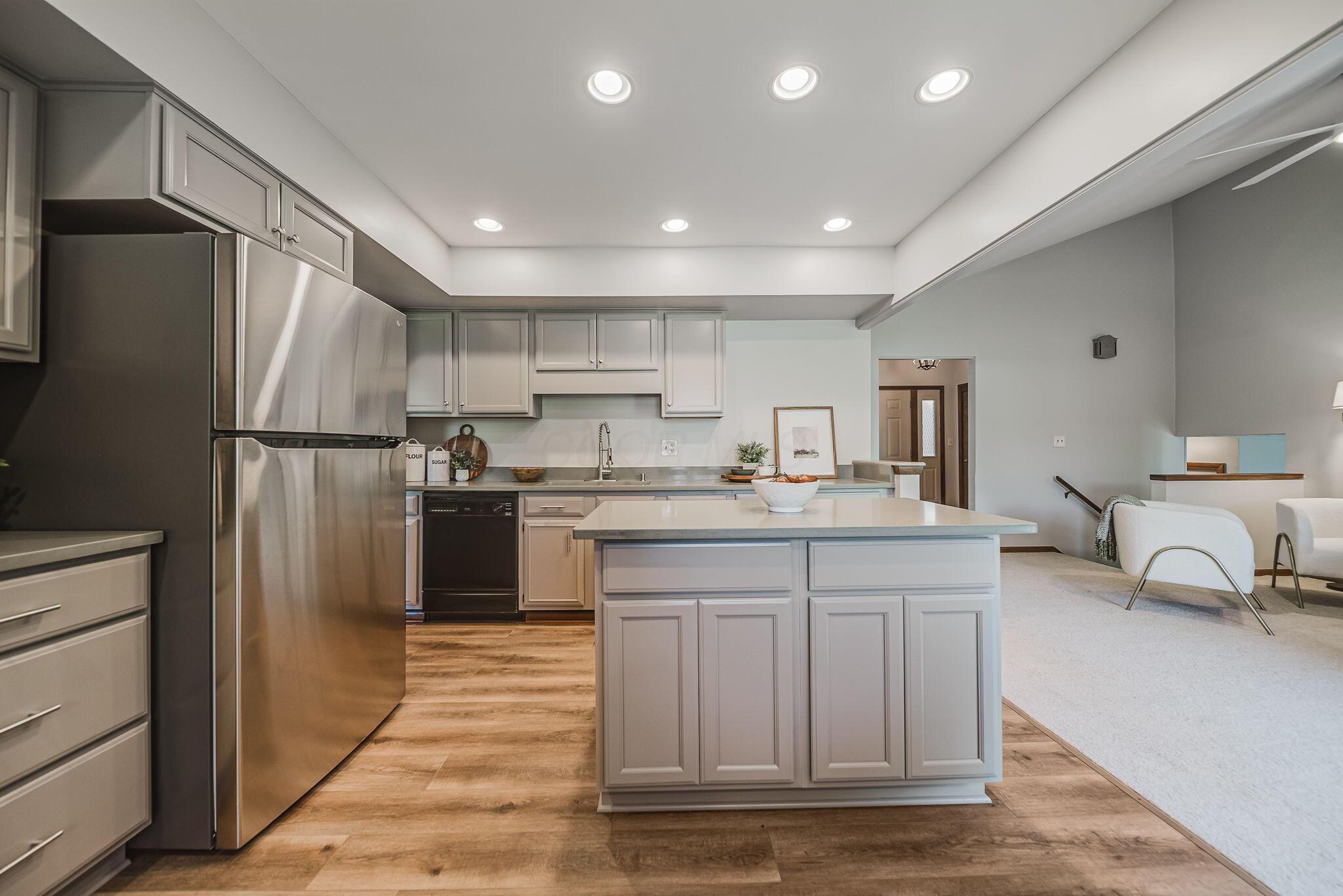 5256 Longrifle Road Westerville, OH 43081 - Photo 18 of 65 Kitchen