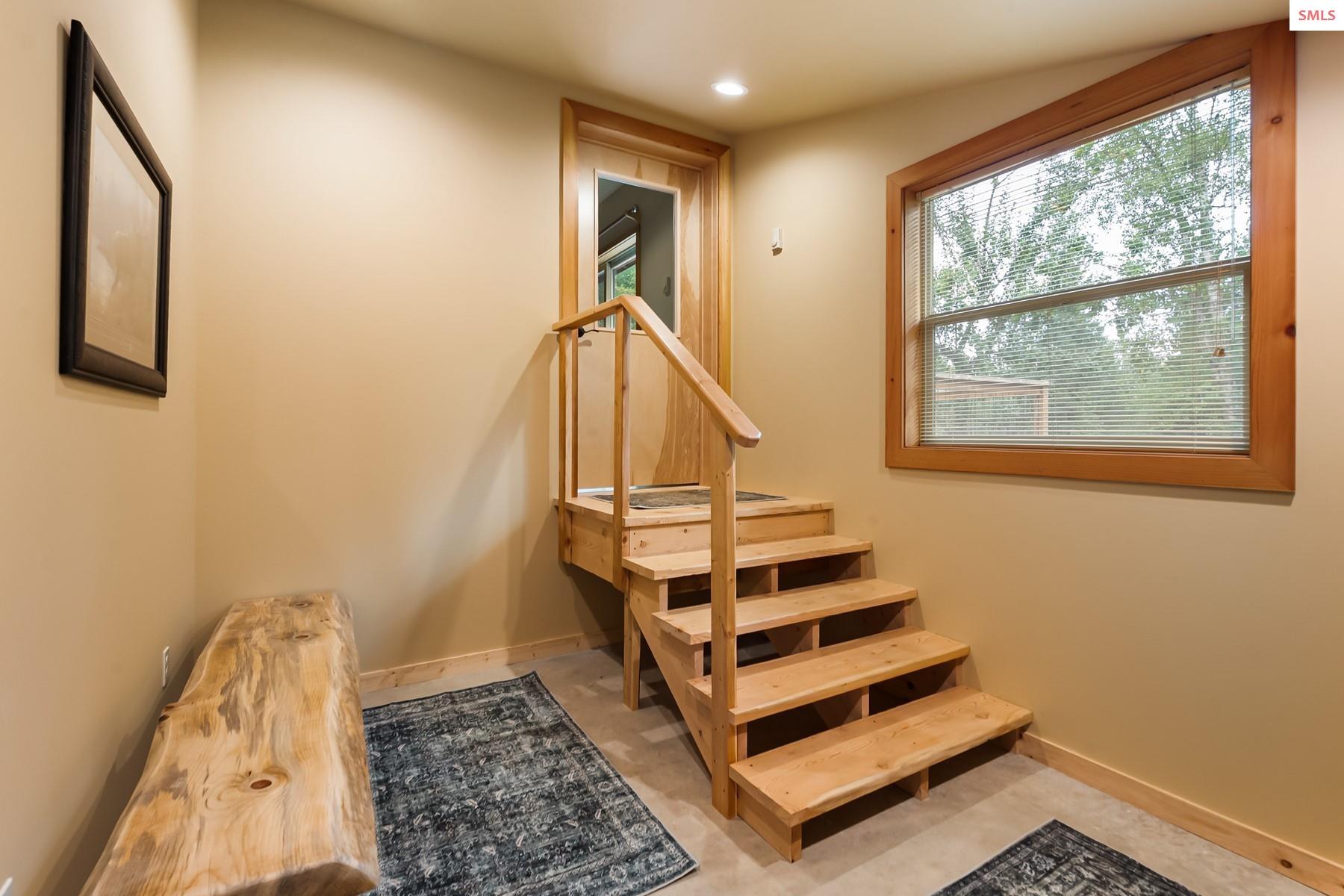 7017-7019 Colburn Culver Road Sandpoint, ID 83864 - Photo 44 of 75 This convenient entrance to the Shop Apartment has room for your daily dungarees