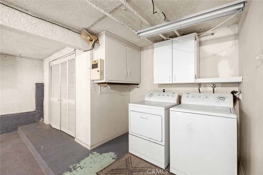591 Fairview Avenue Arcadia, CA 91007 - Photo 14 of 20 a utility room with dryer and washer