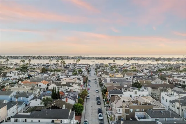 $3,625,000 | 220 Apolena Avenue, Newport Beach, CA 92662