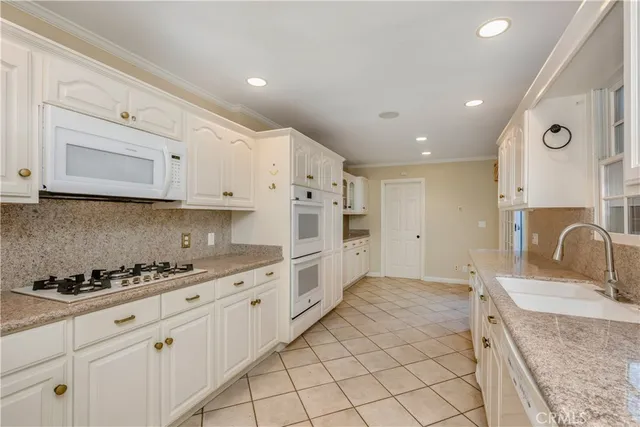 $3,625,000 | 220 Apolena Avenue, Newport Beach, CA 92662