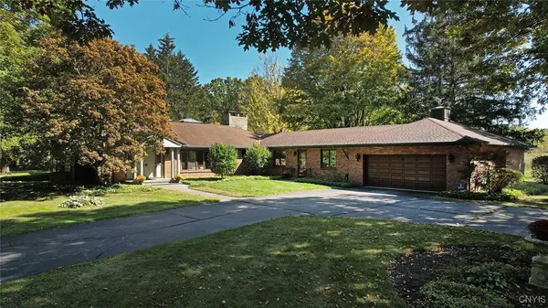$999,999 | 7500 Hunt Lane, Manlius, NY 13104