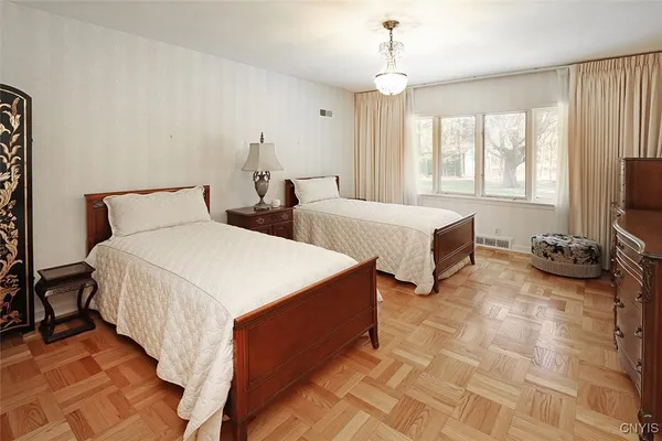 $999,999 | 7500 Hunt Lane, Manlius, NY 13104