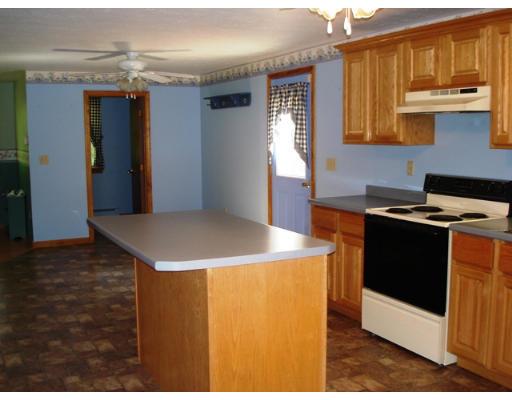 727 Reservoir Road Lunenburg, MA 01462 - Photo 3 of 10 Gallery Image 3