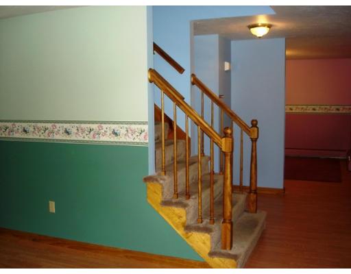 727 Reservoir Road Lunenburg, MA 01462 - Photo 4 of 10 Gallery Image 4