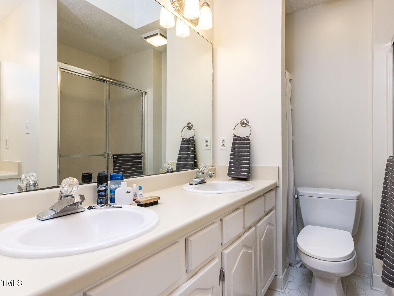 4646 Fawnbrook Circle Raleigh, NC 27612 - Photo 22 of 31 022-1280x960-bathroom