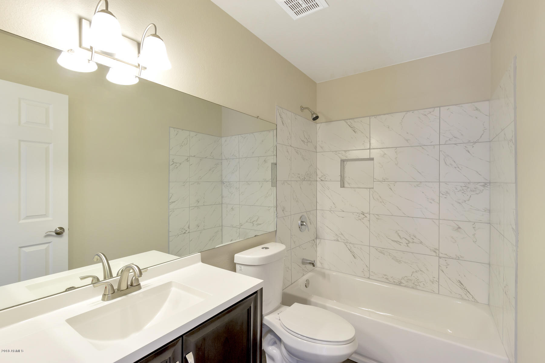 2349 West Kathleen Road Phoenix, AZ 85023 - Photo 17 of 23 upstairs bath