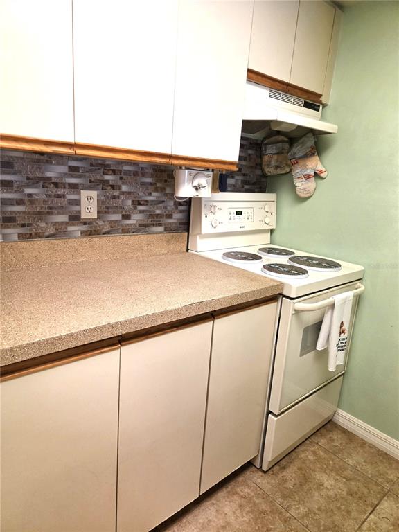 503 Albee Farm Road, Unit B15 Venice, FL 34285 - Photo 14 of 29 Gallery Image 14
