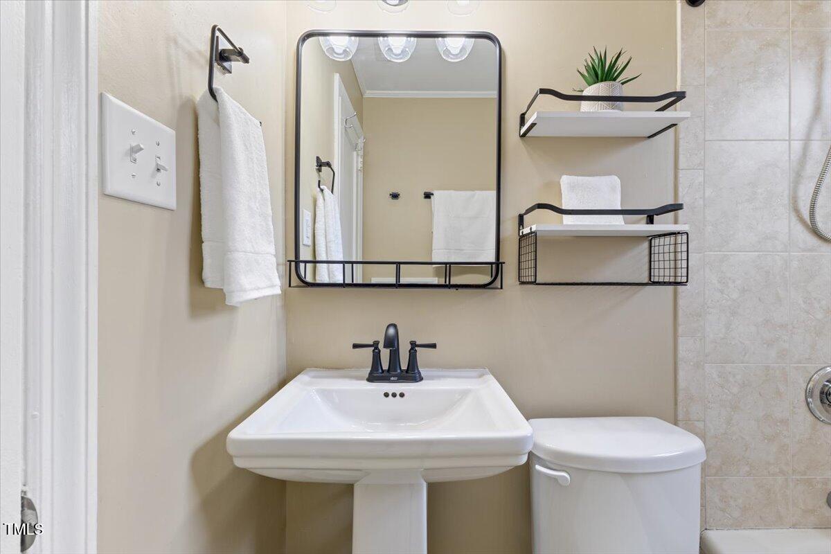 2209 Bernard Street Raleigh, NC 27608 - Photo 14 of 17 28-IMG_0162