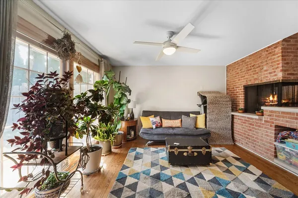 $379,000 | 2711 Bel Aire Drive, Arlington Heights, IL 60004