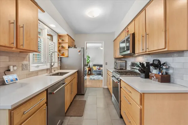 $379,000 | 2711 Bel Aire Drive, Arlington Heights, IL 60004