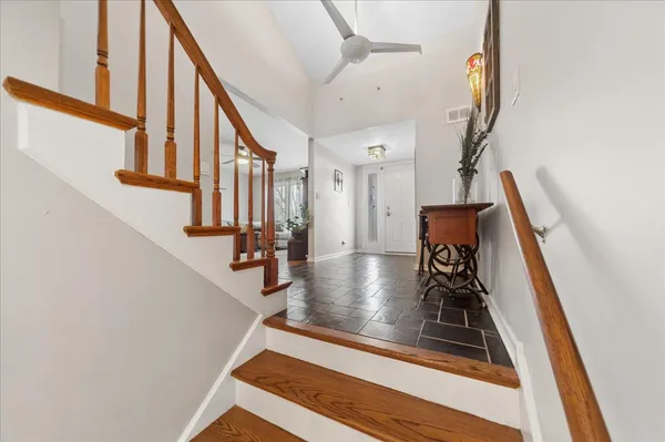 $379,000 | 2711 Bel Aire Drive, Arlington Heights, IL 60004