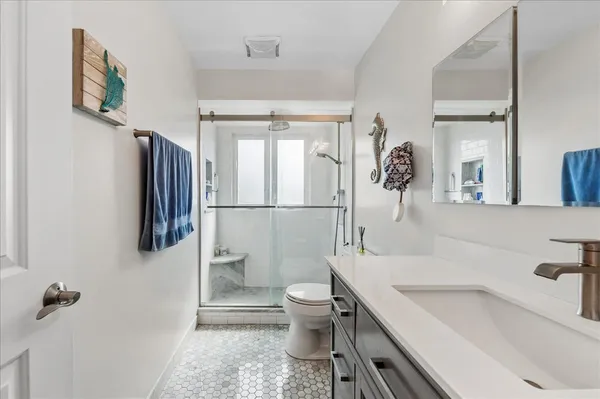 $379,000 | 2711 Bel Aire Drive, Arlington Heights, IL 60004