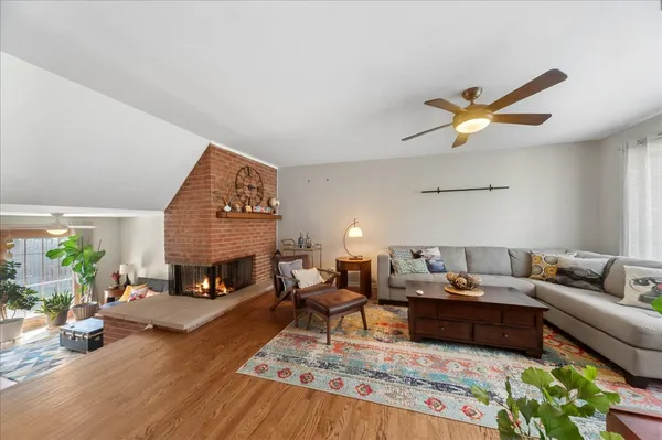 $379,000 | 2711 Bel Aire Drive, Arlington Heights, IL 60004