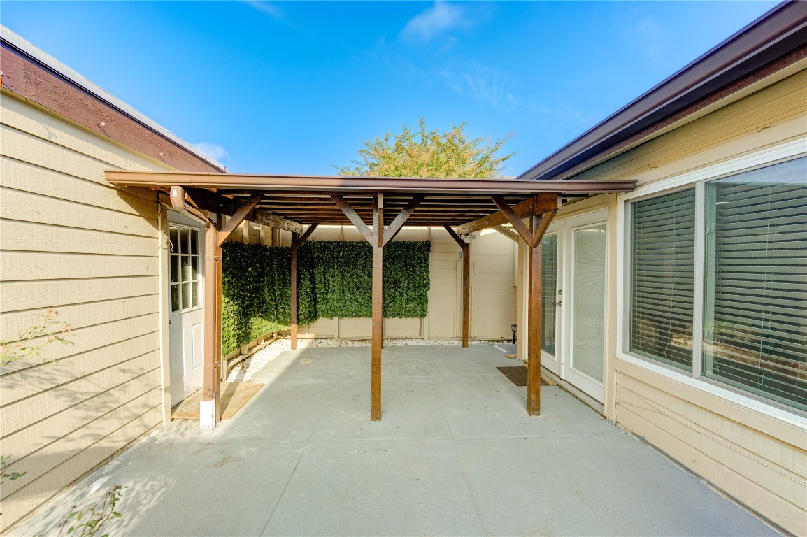 12339 South Dairy Ashford Road, Unit 2339 Houston, TX 77099 - Photo 17 of 19