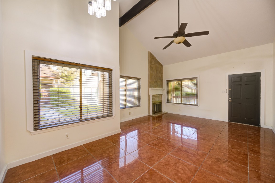 12339 South Dairy Ashford Road, Unit 2339 Houston, TX 77099 - Photo 5 of 19 Natural light throughout