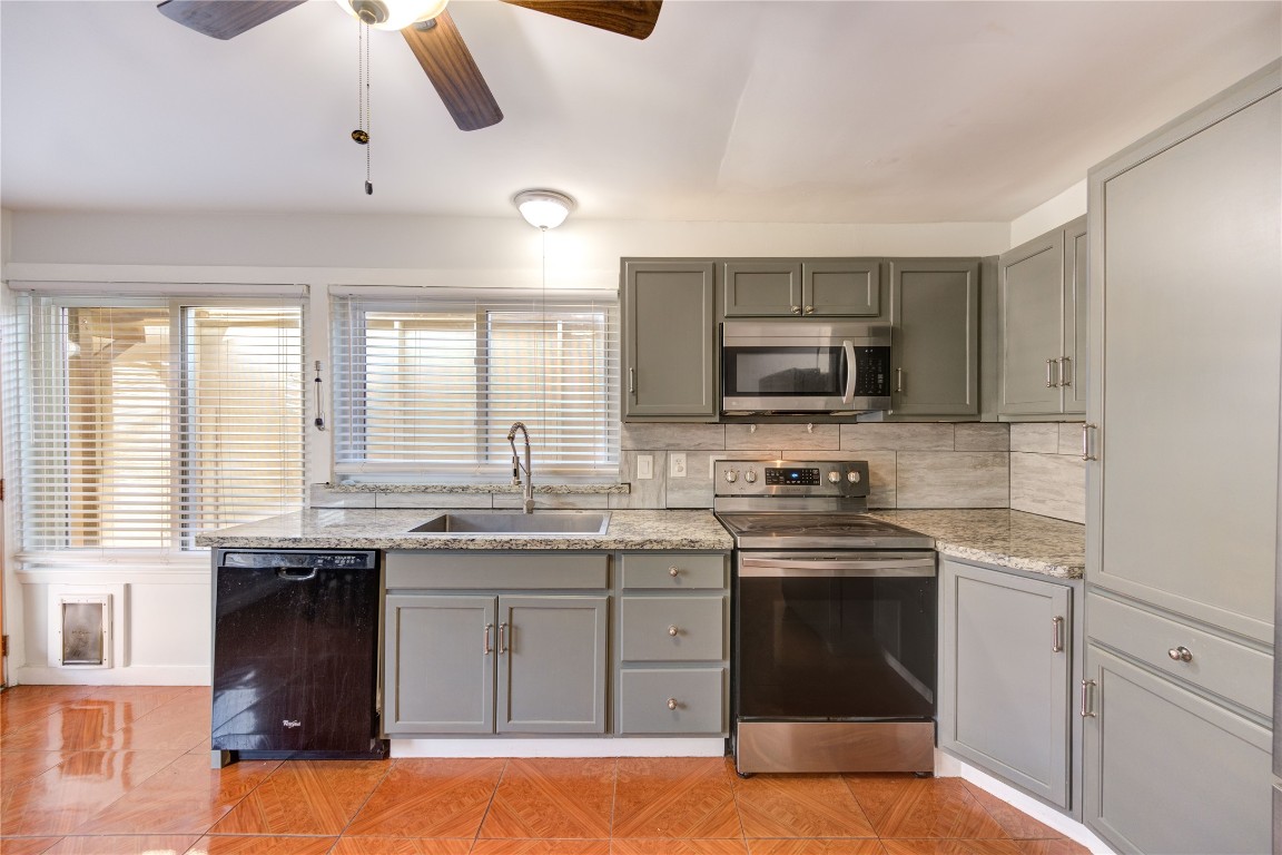 12339 South Dairy Ashford Road, Unit 2339 Houston, TX 77099 - Photo 9 of 19