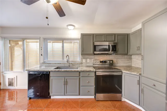 $185,500 | 12339 South Dairy Ashford Road, Unit 2339, Houston, TX 77099